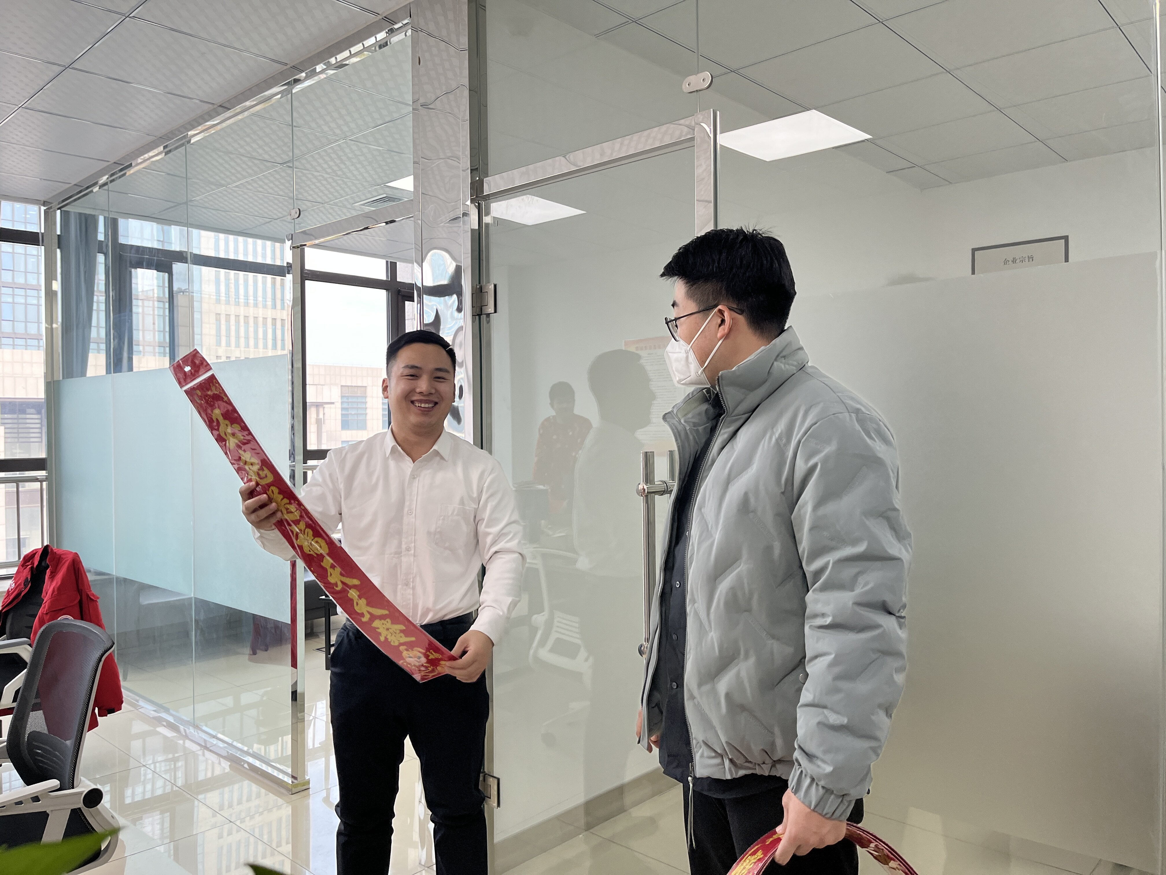 德州人力資源服務(wù)產(chǎn)業(yè)園開展“安全走訪、迎春送?！狈?wù)工作